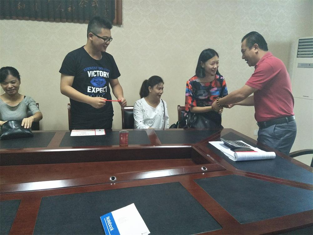 福建易順建筑工程有限公司2017年第一屆：“金秋助學，學子圓夢，誠信你我，感恩社會”